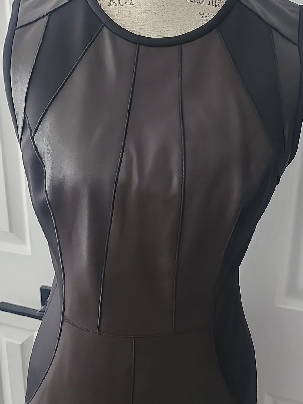 ETCETERA STRETCH REAL LEATHER PANELED & SCUBA FABRIC PENCIL SHEATH DRESS NWOT 6 - Picture 6 of 14
